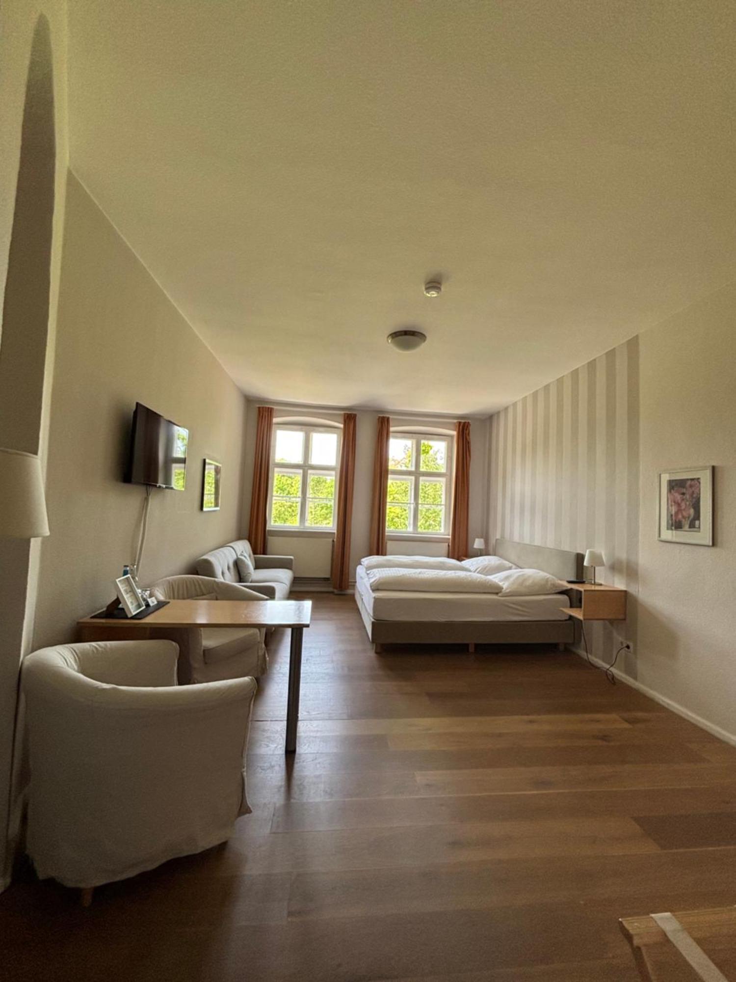 Hotel Zollhaus Schleswig Buitenkant foto